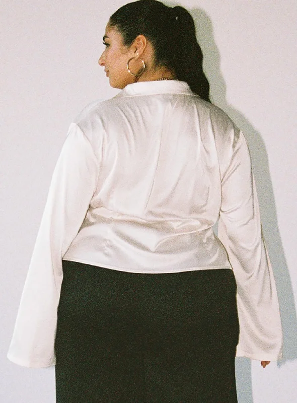 anni-satin-shirt-cream-curve