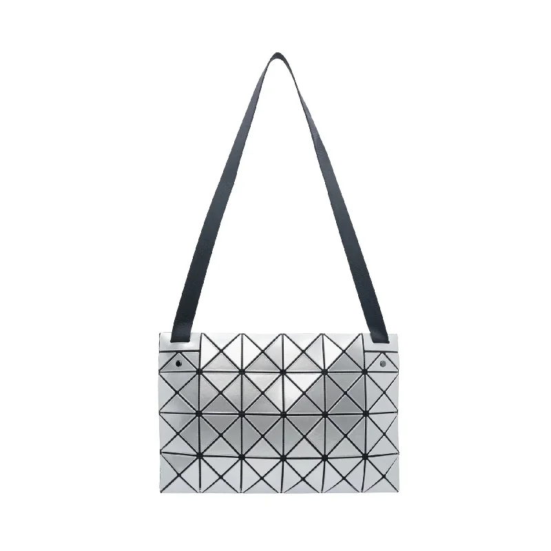 bao-bao-issey-miyake-lucent-basic-large-crossbody-600039211slv