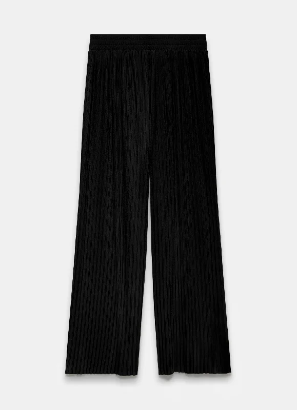 black-pleated-wide-trousers