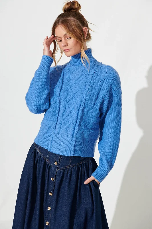 carino-knit-in-blue-wool-blend