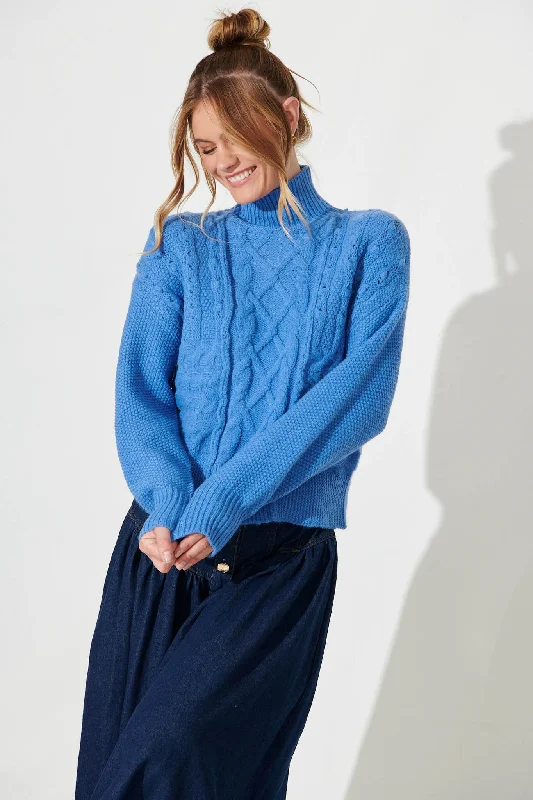 carino-knit-in-blue-wool-blend