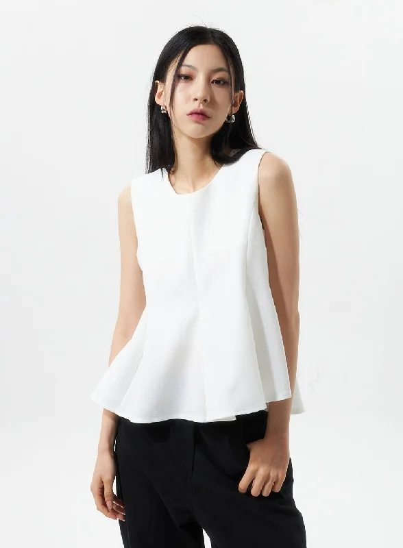 crewneck-sleeveless-blouse-iu326