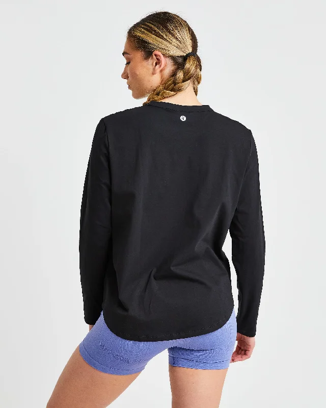 everyday-relaxed-long-sleeve-t-shirt-black