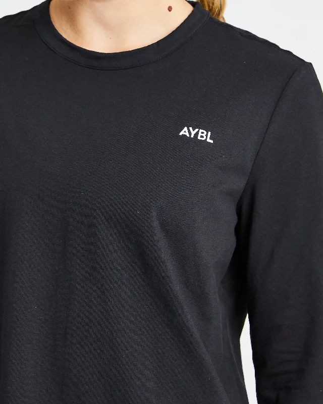 everyday-relaxed-long-sleeve-t-shirt-black