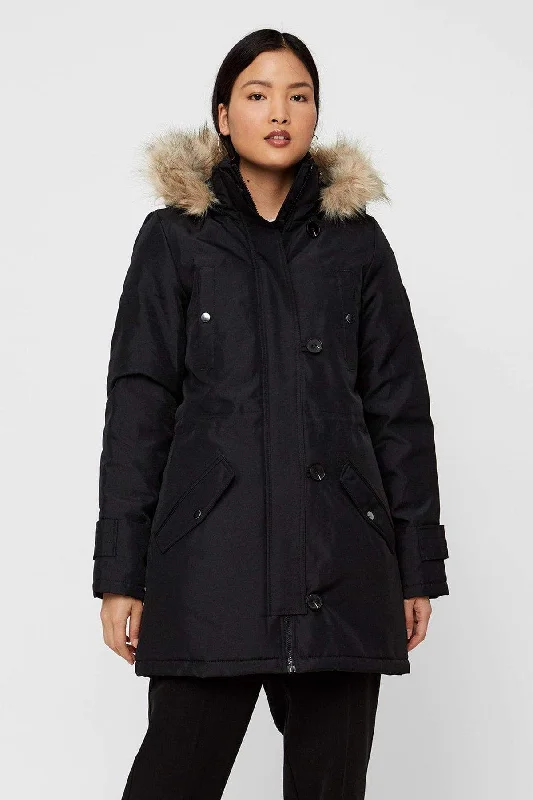 Excursion Parka in Black