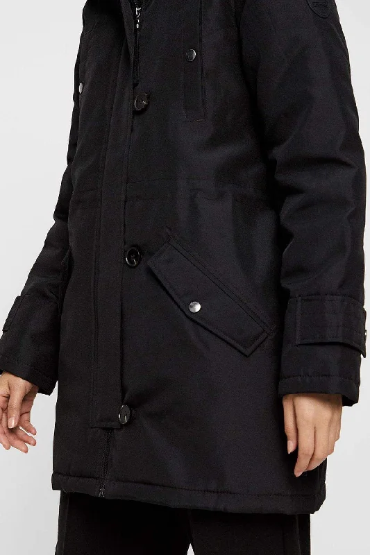 excursion-parka-in-black