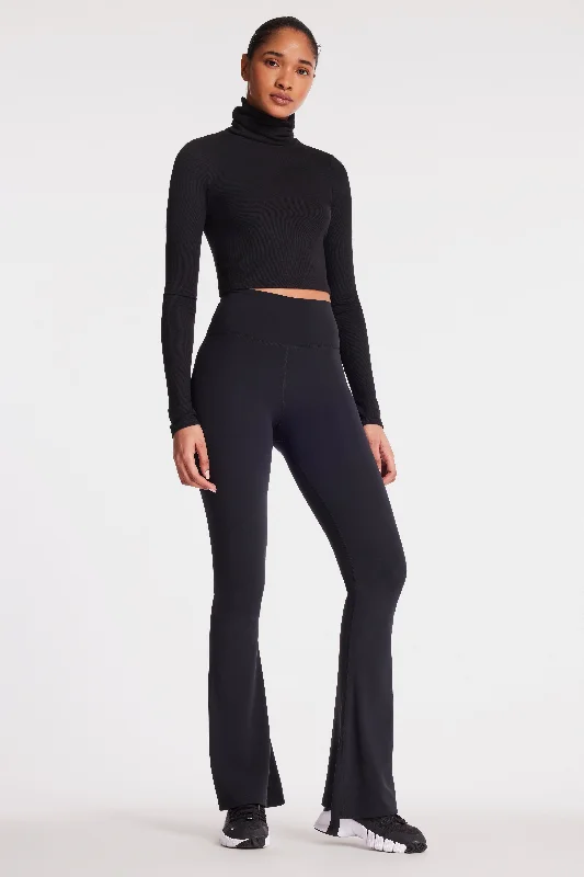 jackson-rib-cropped-turtleneck-black