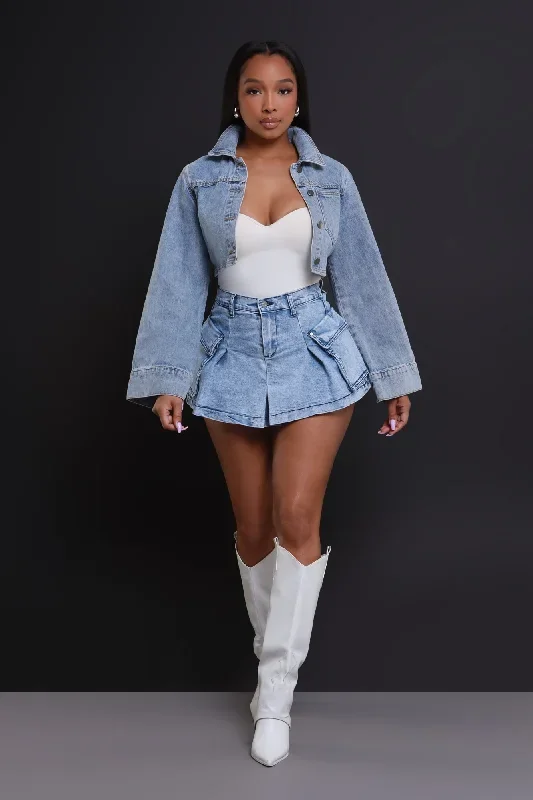 on-the-house-cargo-denim-skort-light-wash