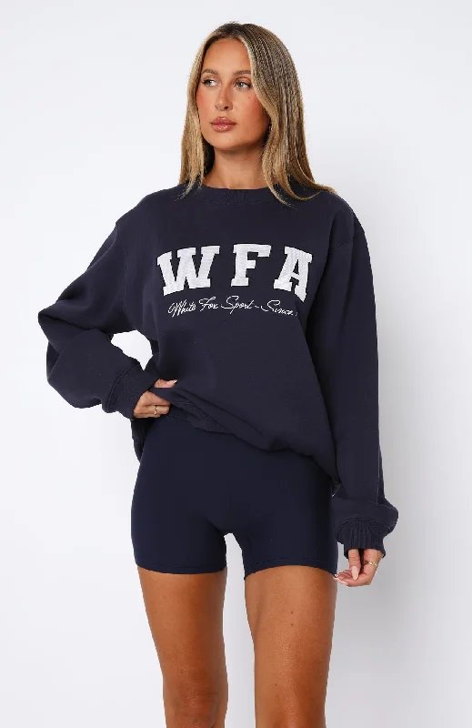 sporty-girl-oversized-sweater-navy