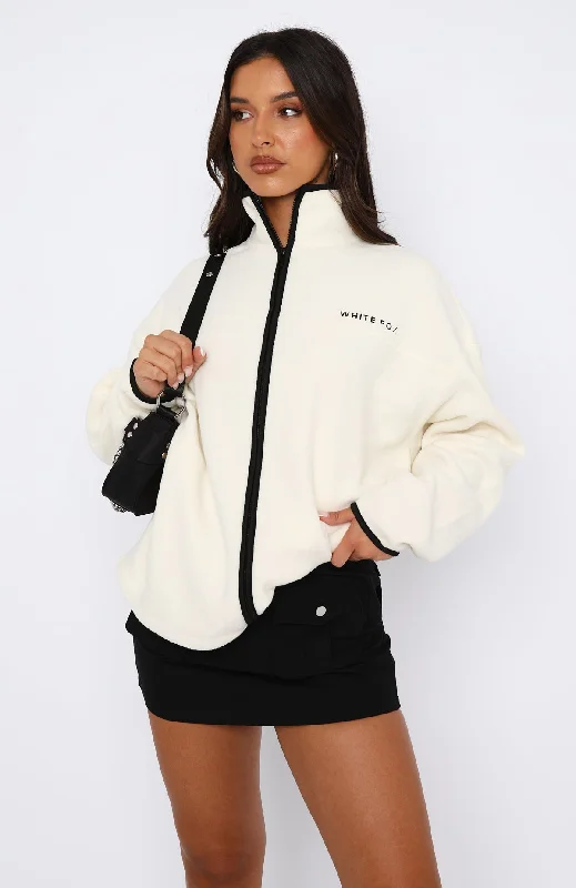 well-known-fleece-jacket-cream