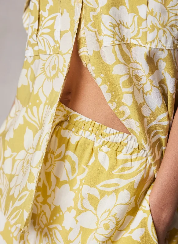 yellow-floral-print-wide-leg-trousers